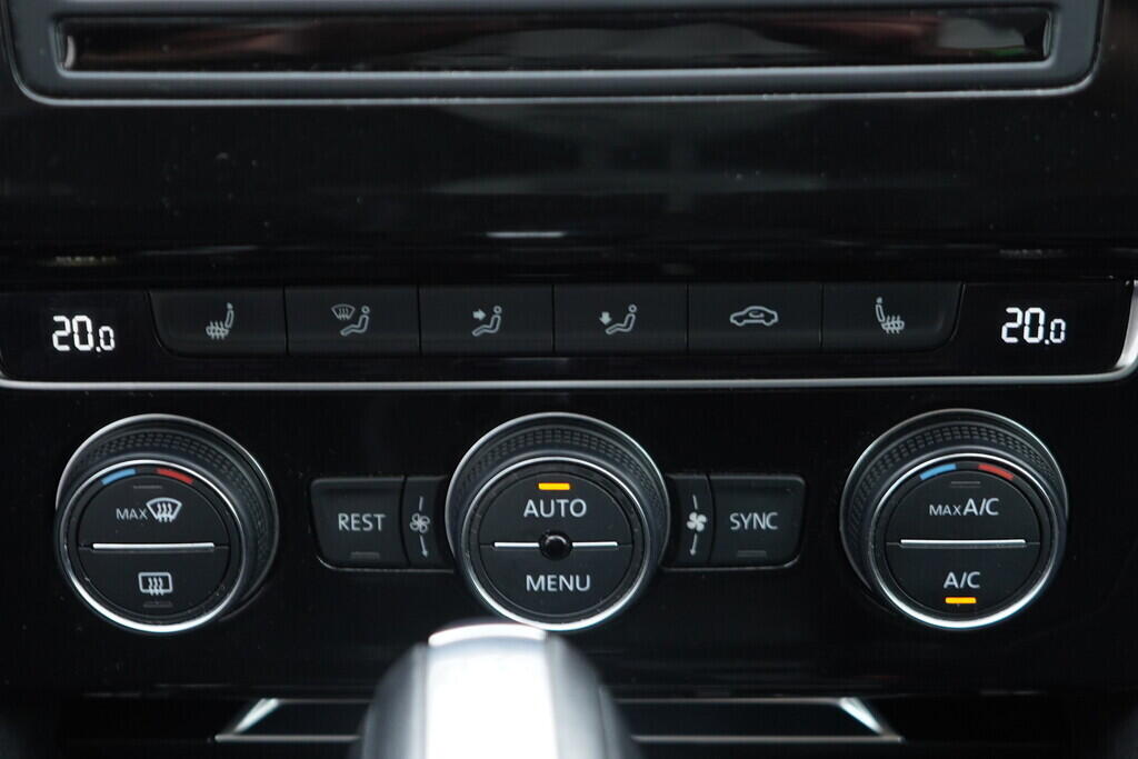 OV190V08522_34.webp_PASSAT VARIANT HIGHLINE 2.0 TDI 110 kW automat