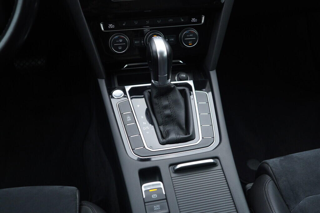OV190V08522_35.webp_PASSAT VARIANT HIGHLINE 2.0 TDI 110 kW automat