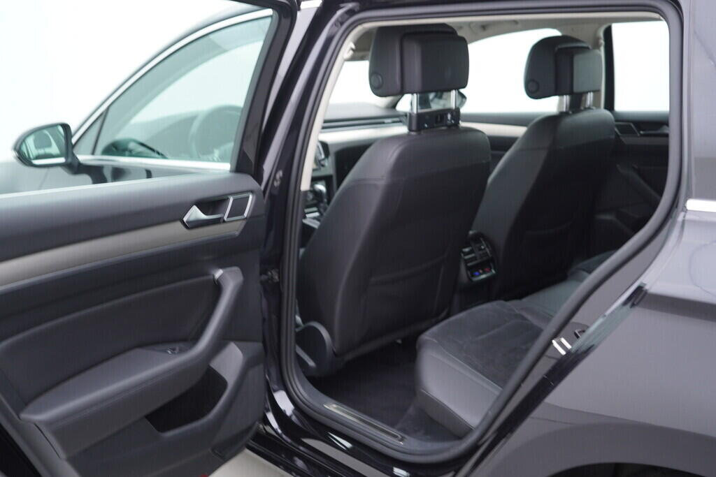 OV190V08522_37.webp_PASSAT VARIANT HIGHLINE 2.0 TDI 110 kW automat