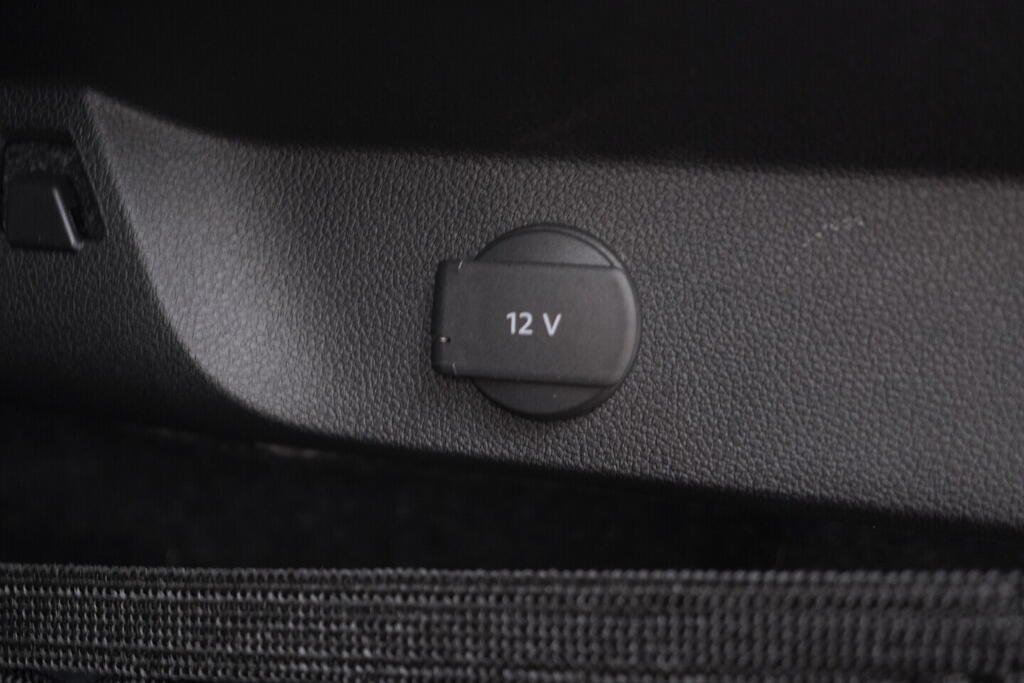 OV190V08524_39.webp_SCALA Monte Carlo 1.5 TSI 110 kW manuál, DPH