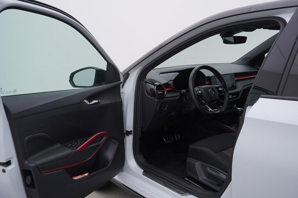 OV190V08525_18.webp_FABIA Monte Carlo 1.0 TSI 81 kW automat