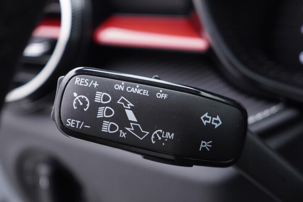 OV190V08525_22.webp_FABIA Monte Carlo 1.0 TSI 81 kW automat