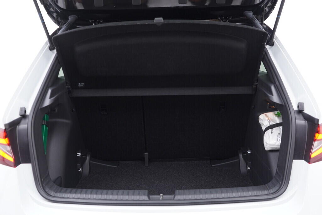 OV190V08525_35.webp_FABIA Monte Carlo 1.0 TSI 81 kW automat