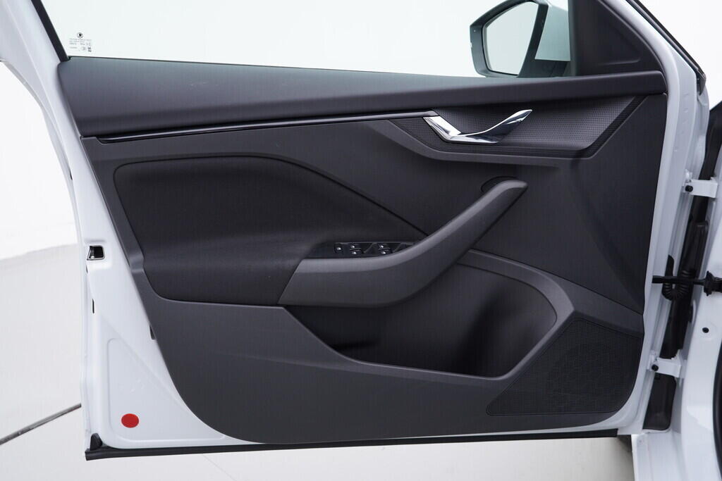 OV190V08528_19.webp_SCALA Ambition 1.0 TSI 81 kW manuál, DPH