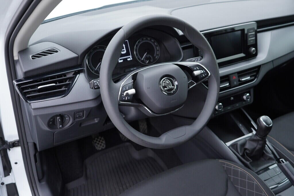 OV190V08528_21.webp_SCALA Ambition 1.0 TSI 81 kW manuál, DPH