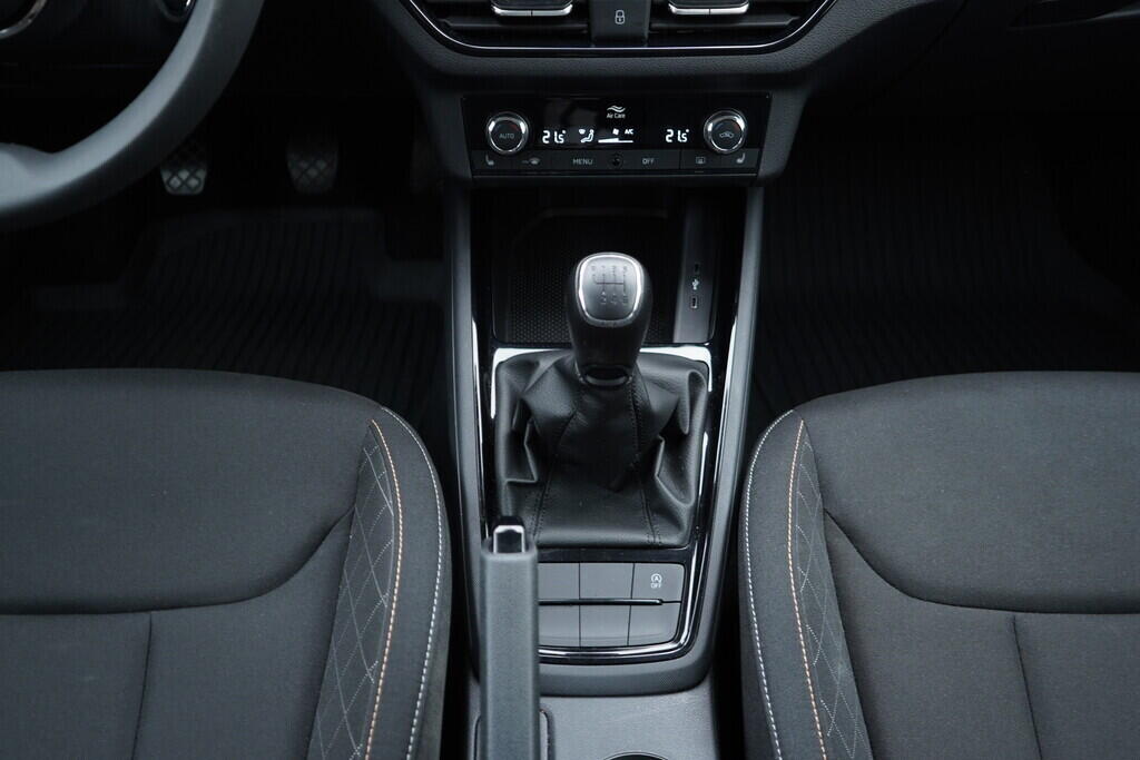 OV190V08528_32.webp_SCALA Ambition 1.0 TSI 81 kW manuál, DPH