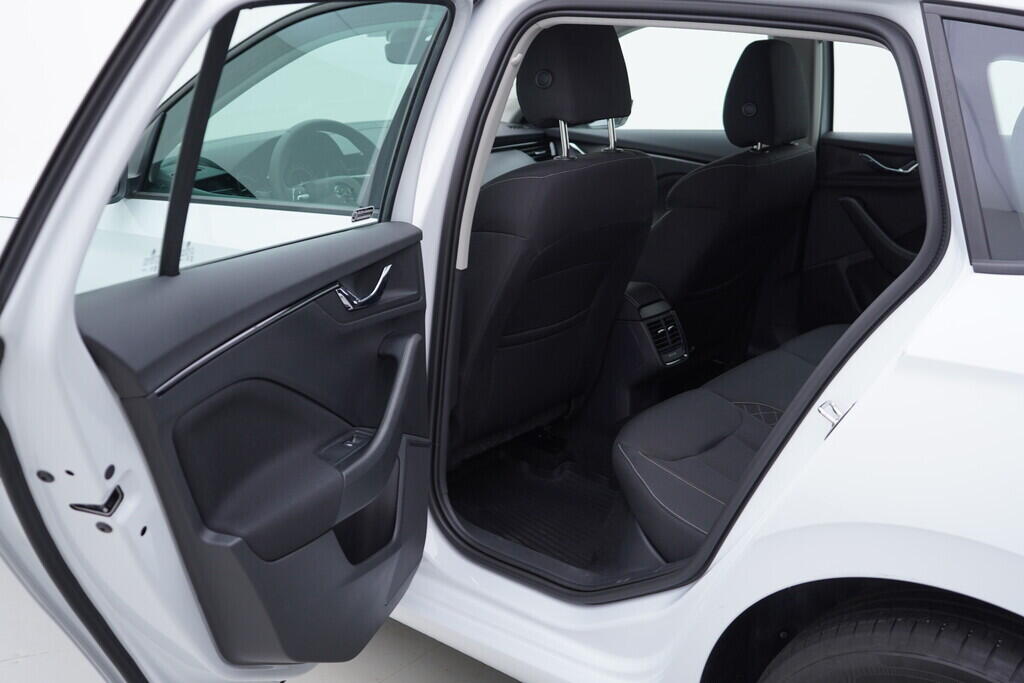 OV190V08528_33.webp_SCALA Ambition 1.0 TSI 81 kW manuál, DPH