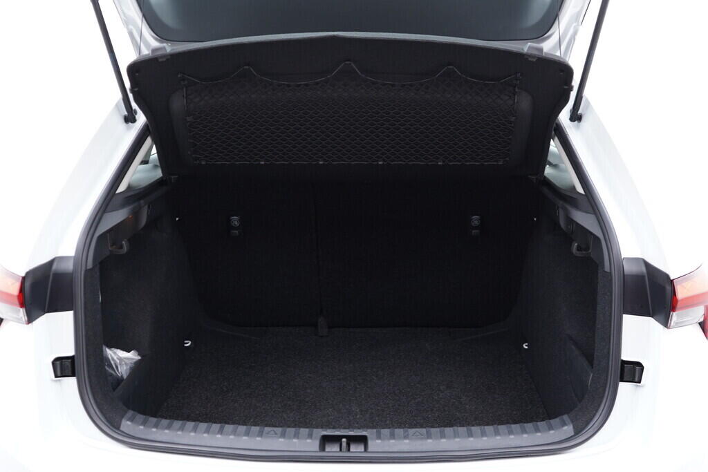 OV190V08528_36.webp_SCALA Ambition 1.0 TSI 81 kW manuál, DPH