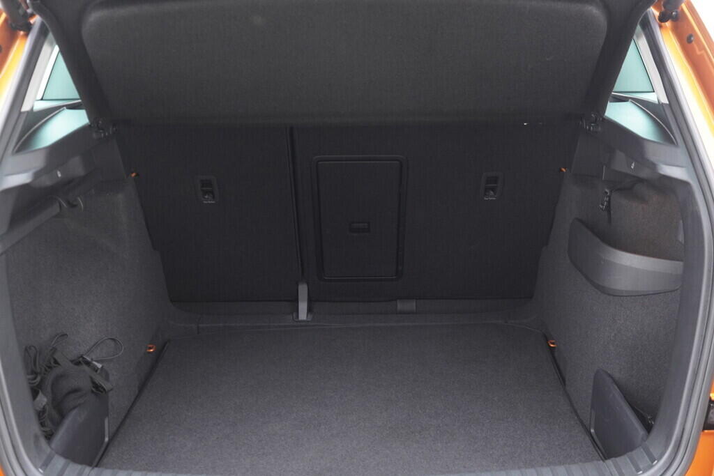 OV190V08535_37.webp_KAROQ Ambition 1.5 709850 110 kW manuál, DPH