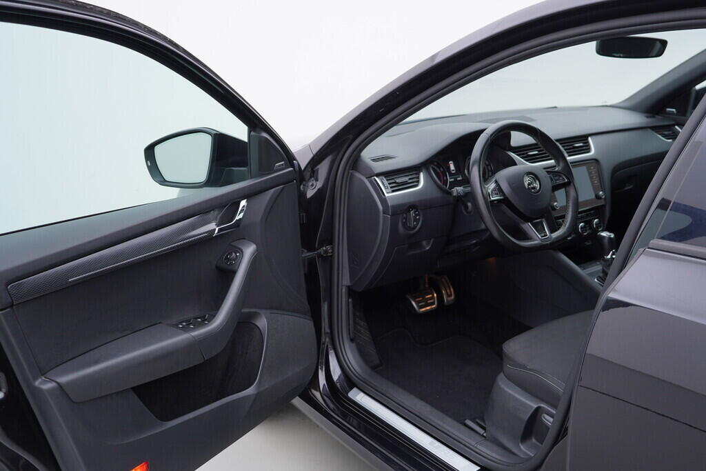 OV190V08553_18.webp_OCTAVIA RS 2.0 TSI 169 kW automat