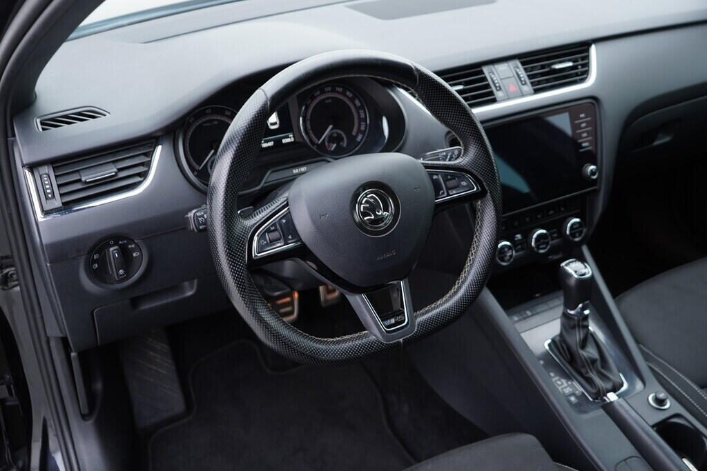 OV190V08553_22.webp_OCTAVIA RS 2.0 TSI 169 kW automat