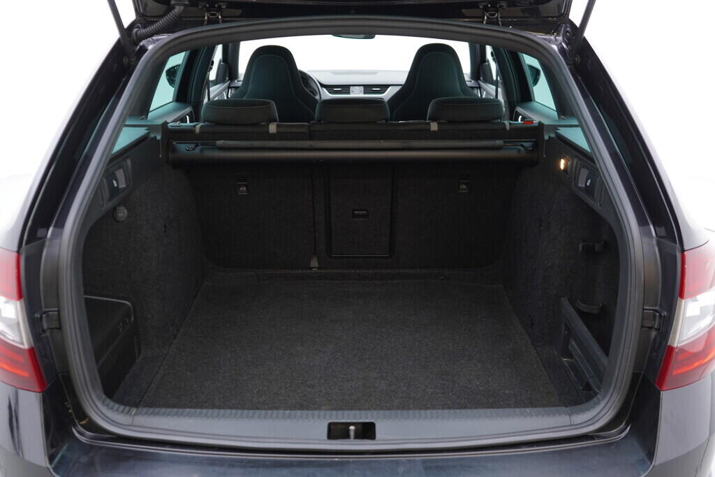 OV190V08553_39.webp_OCTAVIA RS 2.0 TSI 169 kW automat