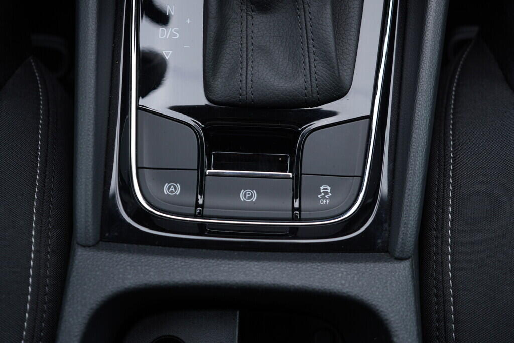 OV190V08556_35.webp_KAROQ Style 2.0 TDI 110 kW automat, DPH
