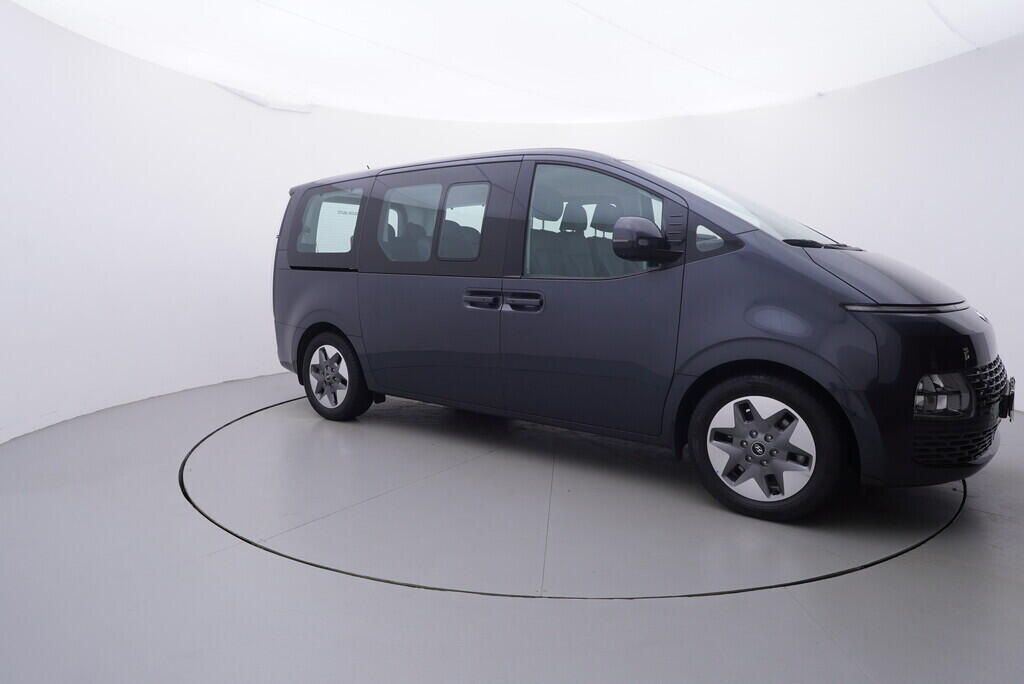 OV190V08559_16.webp_STARIA  2.2 CRDi 130 kW automat, DPH