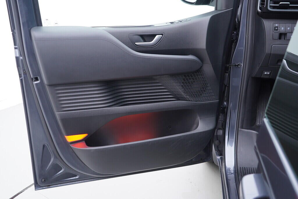 OV190V08559_19.webp_STARIA  2.2 CRDi 130 kW automat, DPH