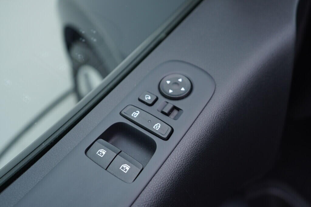 OV190V08559_20.webp_STARIA  2.2 CRDi 130 kW automat, DPH