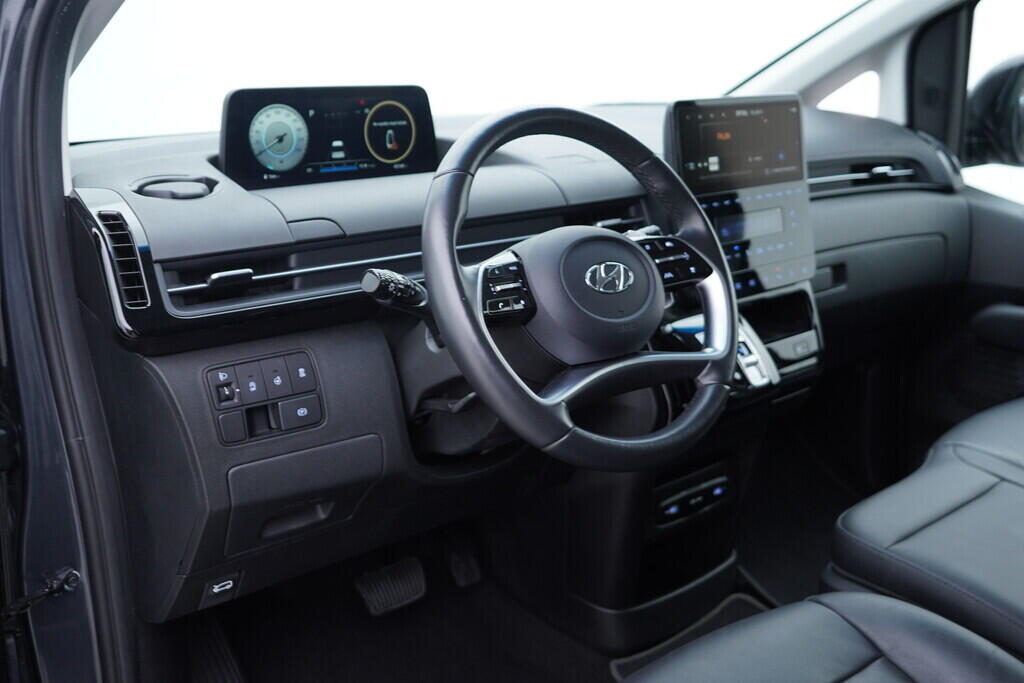 OV190V08559_22.webp_STARIA  2.2 CRDi 130 kW automat, DPH