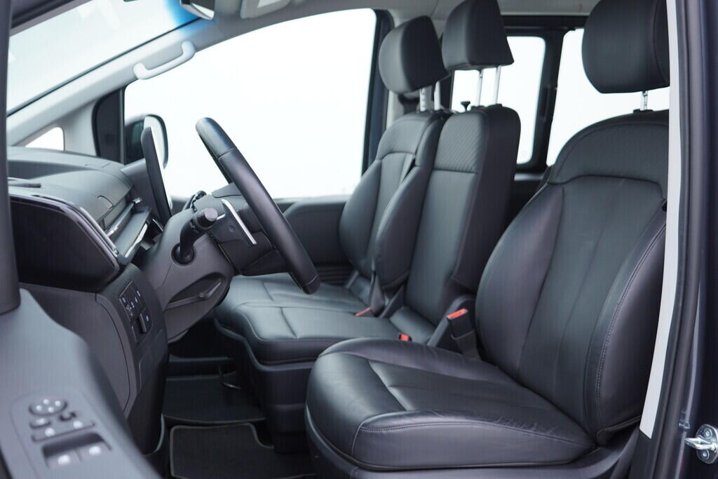 OV190V08559_23.webp_STARIA  2.2 CRDi 130 kW automat, DPH