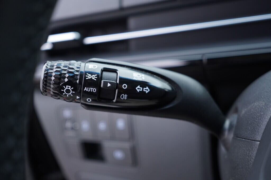 OV190V08559_24.webp_STARIA  2.2 CRDi 130 kW automat, DPH