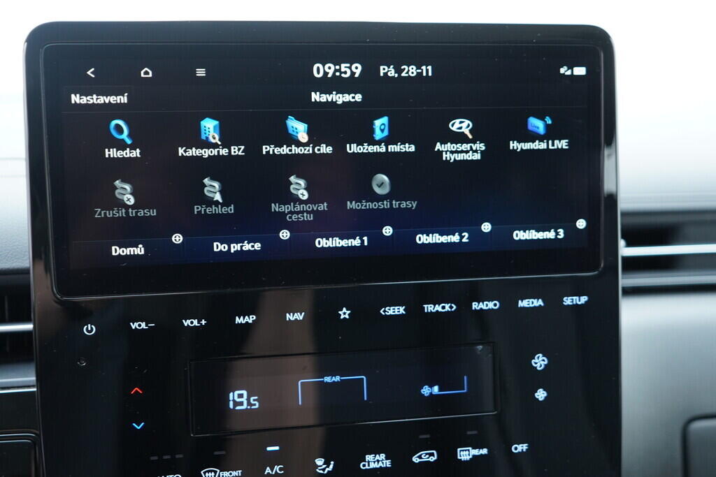 OV190V08559_30.webp_STARIA  2.2 CRDi 130 kW automat, DPH