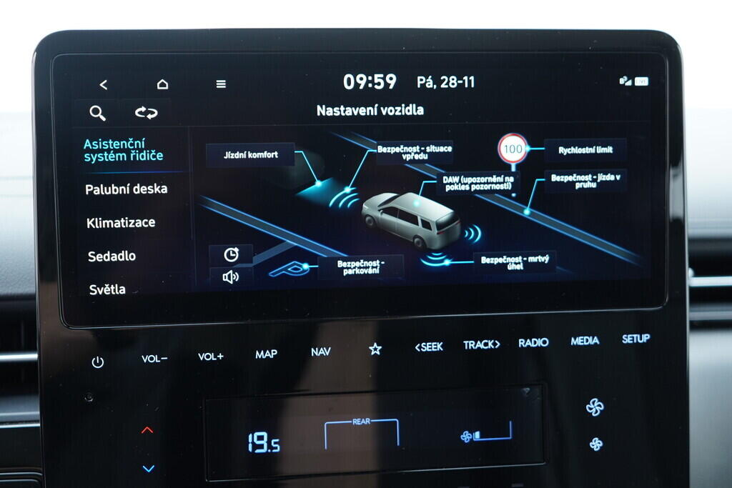 OV190V08559_31.webp_STARIA  2.2 CRDi 130 kW automat, DPH