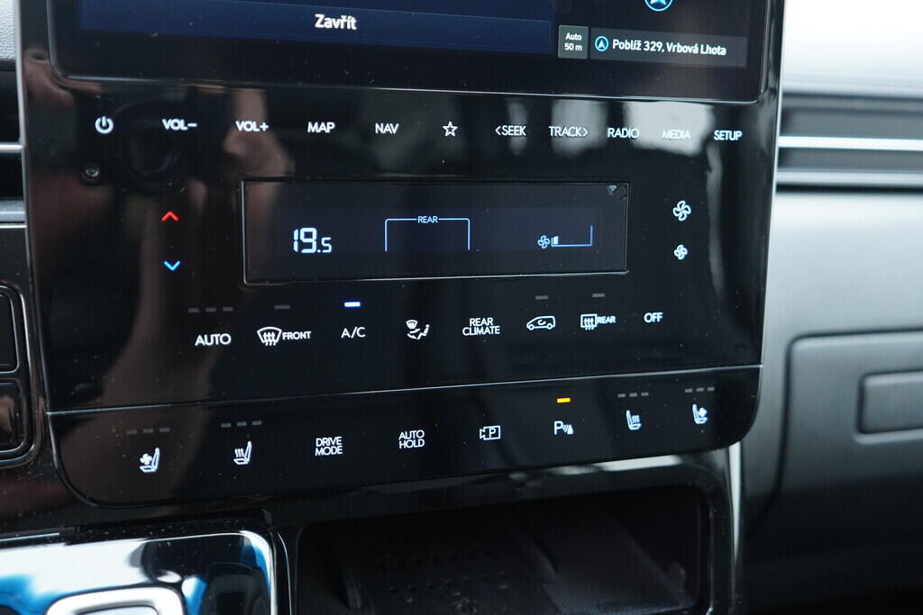 OV190V08559_35.webp_STARIA  2.2 CRDi 130 kW automat, DPH