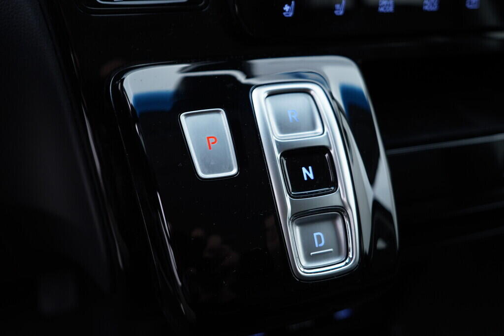 OV190V08559_36.webp_STARIA  2.2 CRDi 130 kW automat, DPH