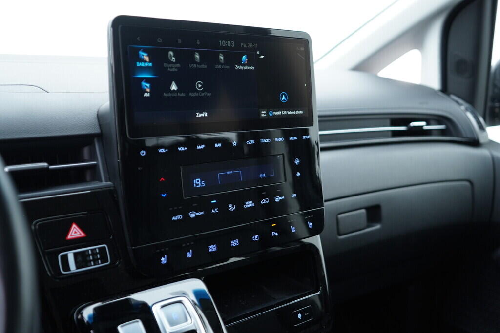 OV190V08559_37.webp_STARIA  2.2 CRDi 130 kW automat, DPH