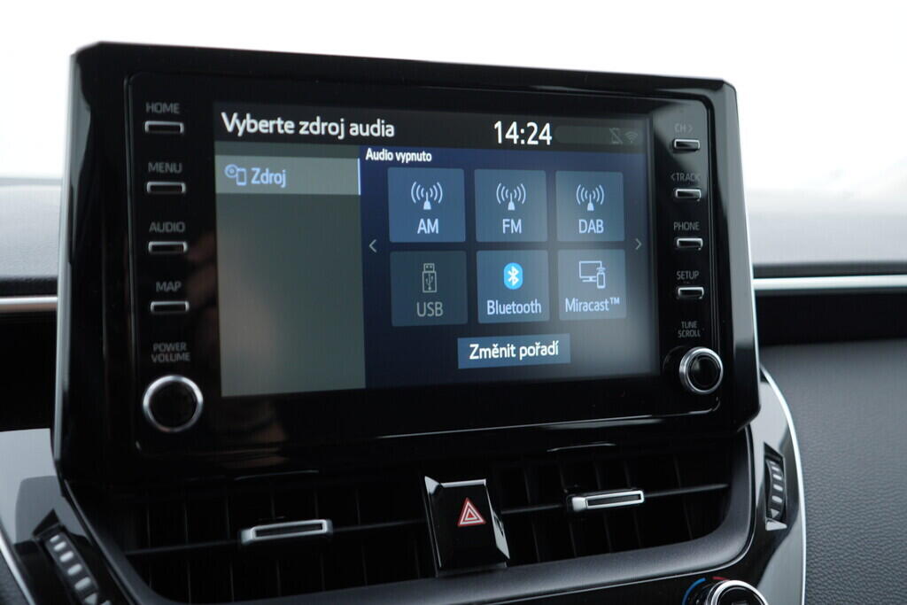 OV190V08560_28.webp_COROLLA Active 1.8  90 kW automat, DPH
