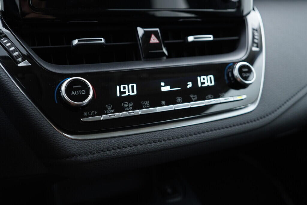 OV190V08560_29.webp_COROLLA Active 1.8  90 kW automat, DPH
