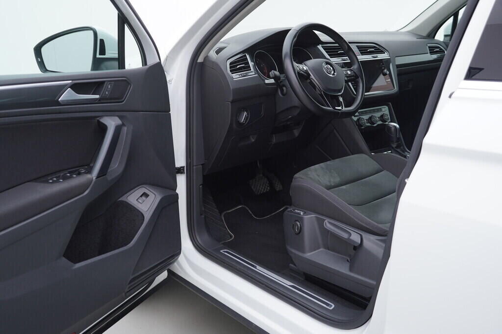 OV190V08569_18.webp_TIGUAN R-line 1.5 TSI 110 kW automat