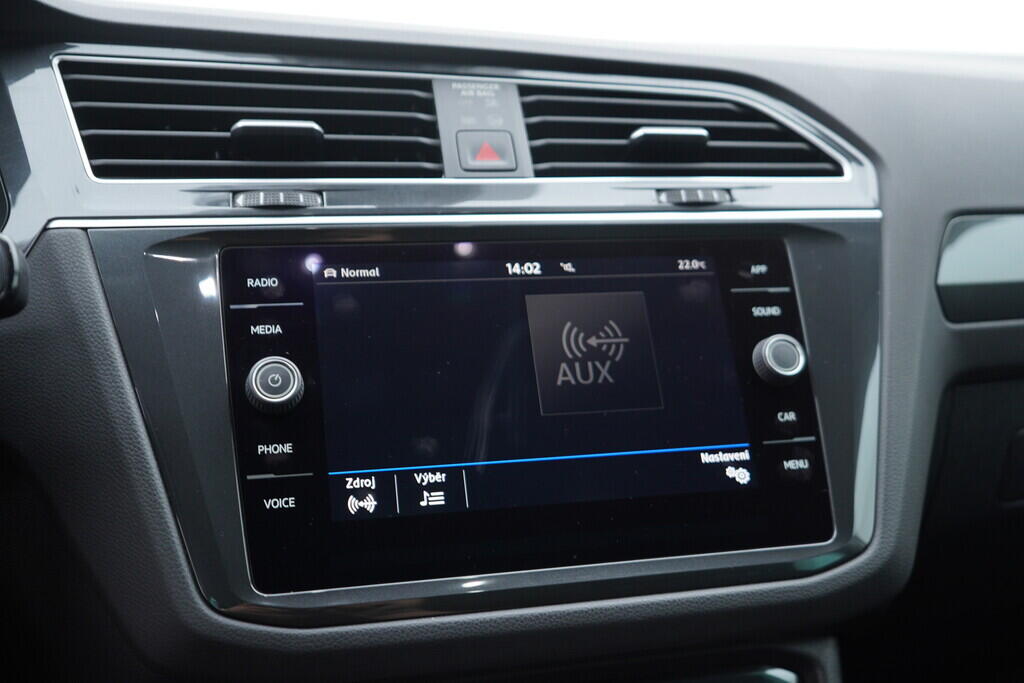 OV190V08569_30.webp_TIGUAN R-line 1.5 TSI 110 kW automat