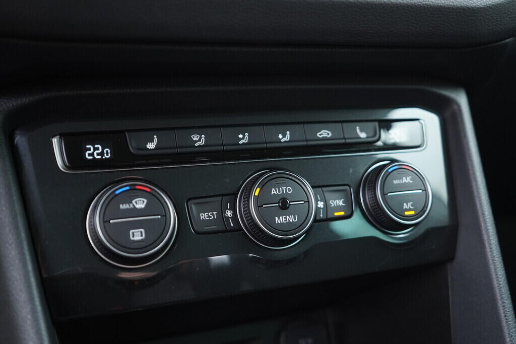 OV190V08569_31.webp_TIGUAN R-line 1.5 TSI 110 kW automat
