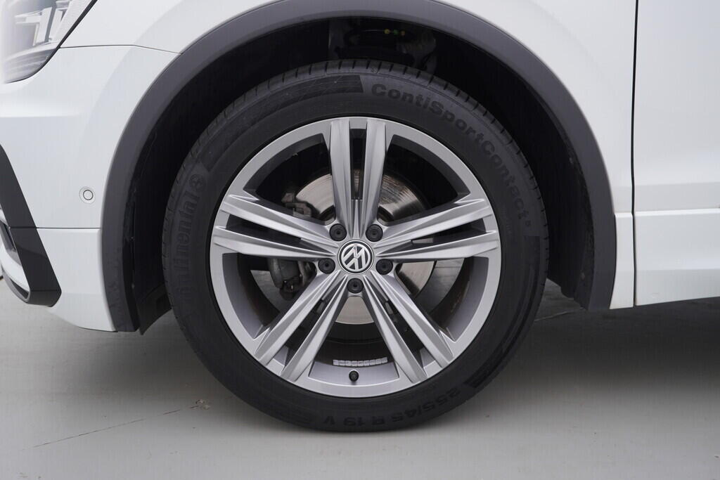 OV190V08569_42.webp_TIGUAN R-line 1.5 TSI 110 kW automat