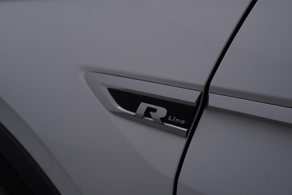 OV190V08569_43.webp_TIGUAN R-line 1.5 TSI 110 kW automat