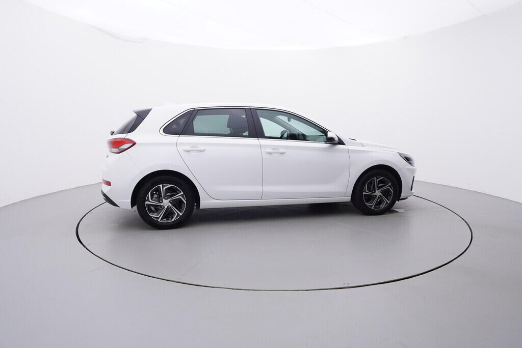 OV190V08580_15.webp_I30 Smart Nav 1.5  81 kW manuál