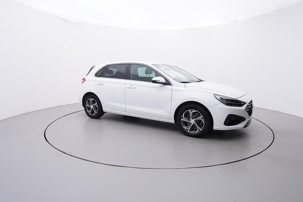 OV190V08580_16.webp_I30 Smart Nav 1.5  81 kW manuál
