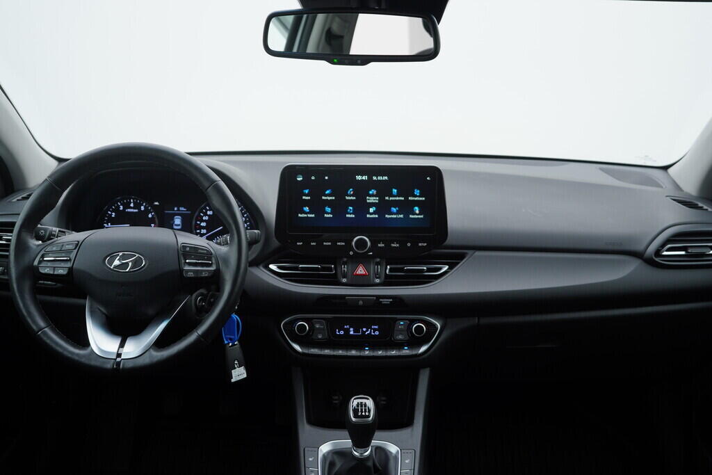 OV190V08580_25.webp_I30 Smart Nav 1.5  81 kW manuál