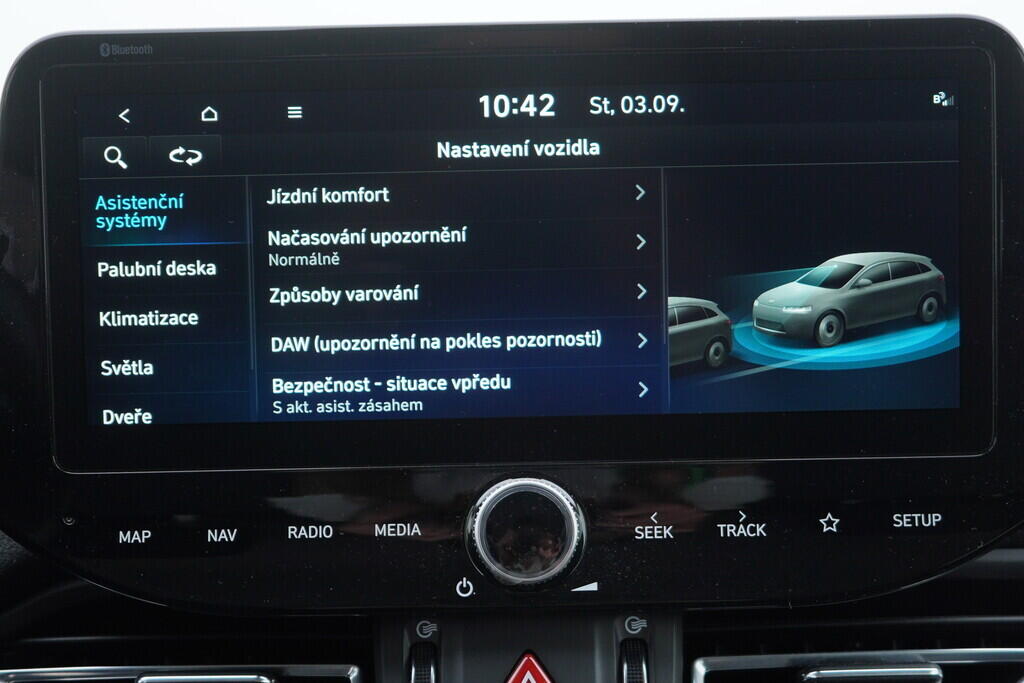 OV190V08580_28.webp_I30 Smart Nav 1.5  81 kW manuál