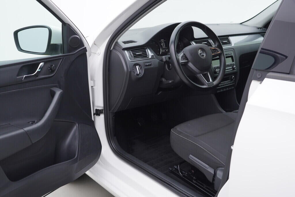 OV190V08588_18.webp_RAPID Elegance 1.2 TSI 77 kW manuál