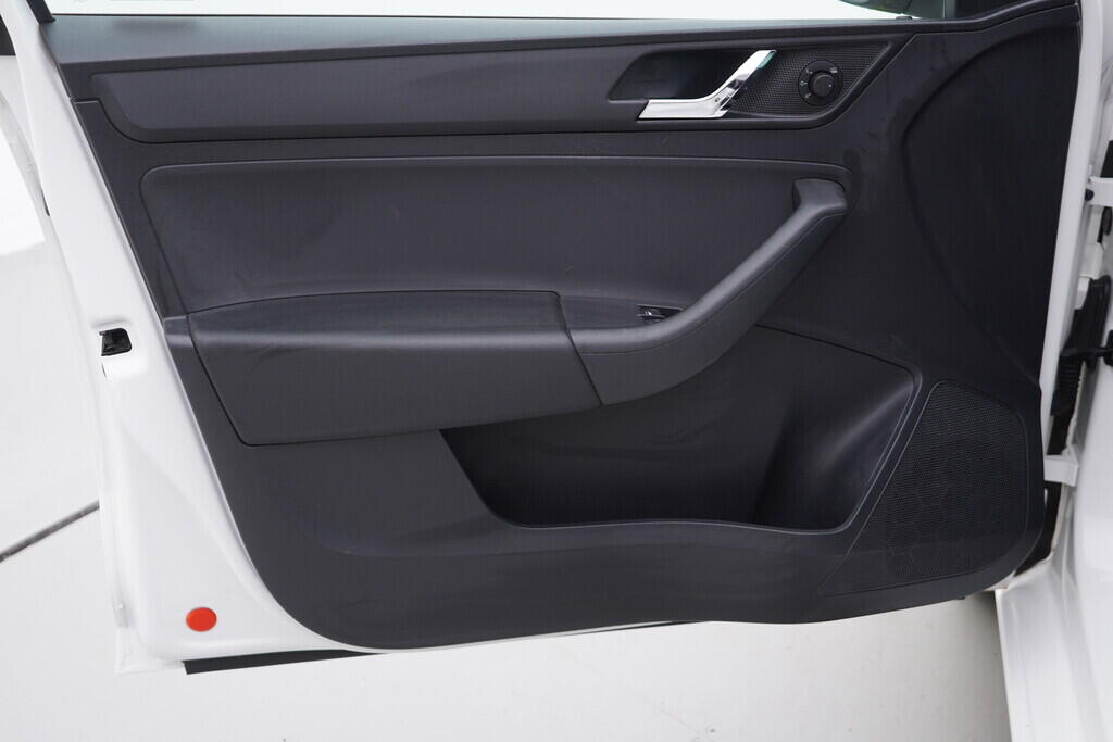 OV190V08588_19.webp_RAPID Elegance 1.2 TSI 77 kW manuál