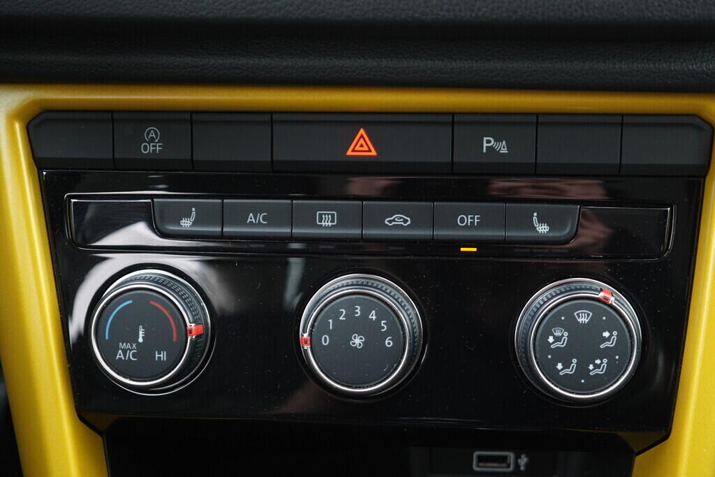 OV190V08592_32.webp_T-ROC Style 1.0 TSI 85 kW manuál