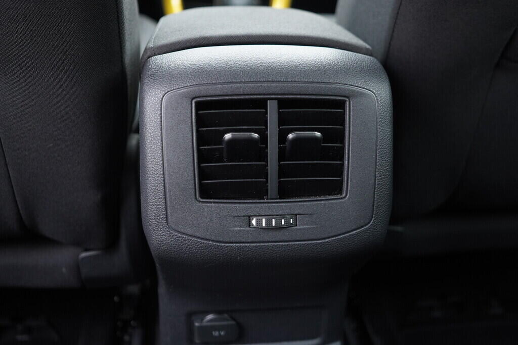 OV190V08592_36.webp_T-ROC Style 1.0 TSI 85 kW manuál