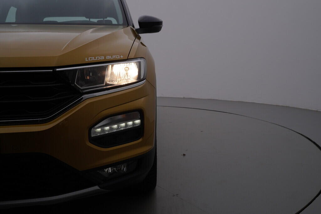 OV190V08592_40.webp_T-ROC Style 1.0 TSI 85 kW manuál
