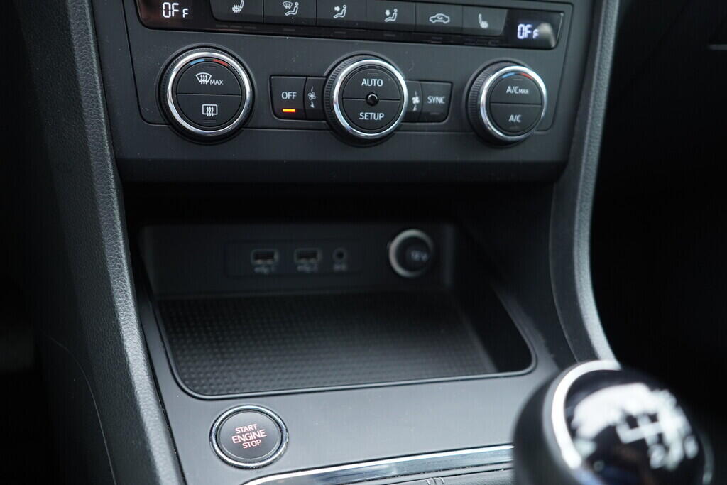 OV190V08593_41.webp_ATECA Style 1.0 TSI 85 kW manuál