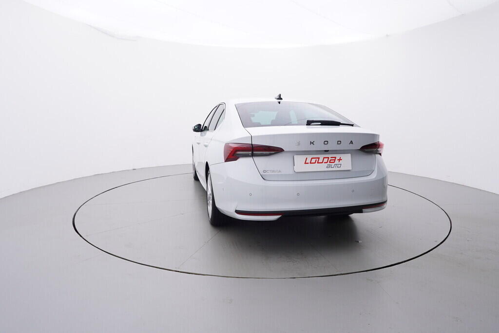 OV190V08597_13.webp_OCTAVIA Top Selection 2.0 TDI 110 kW automat, DPH