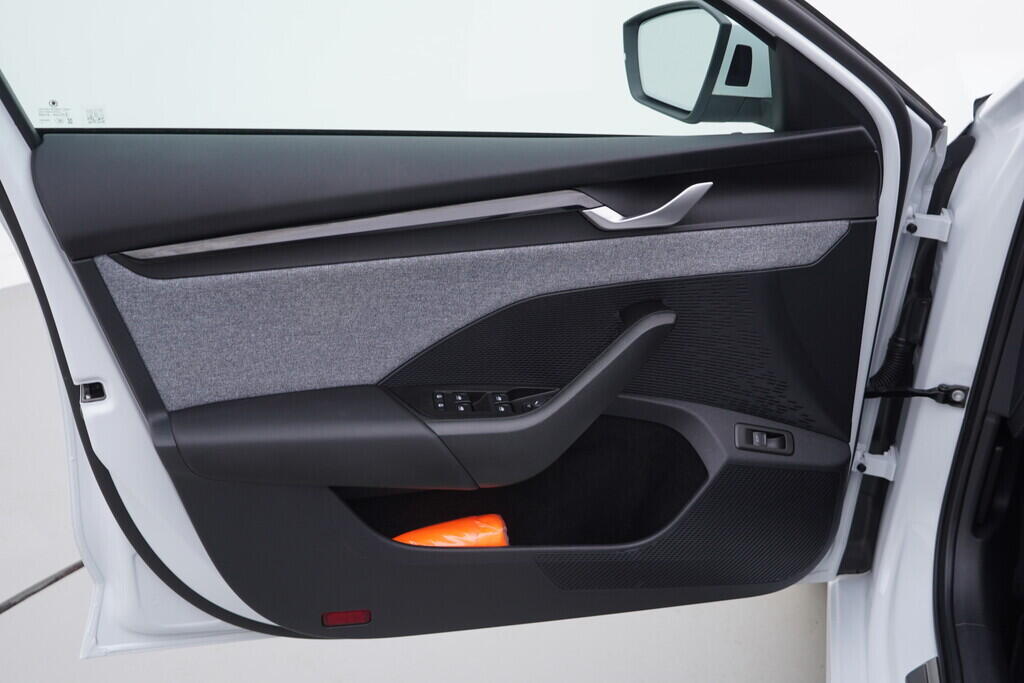 OV190V08597_19.webp_OCTAVIA Top Selection 2.0 TDI 110 kW automat, DPH