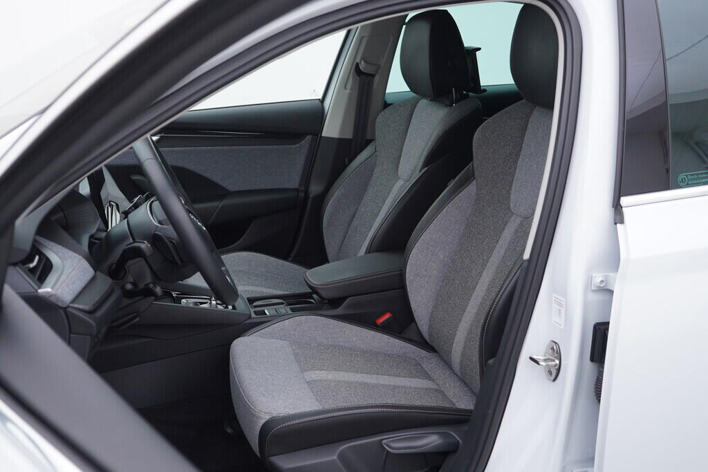 OV190V08597_22.webp_OCTAVIA Top Selection 2.0 TDI 110 kW automat, DPH