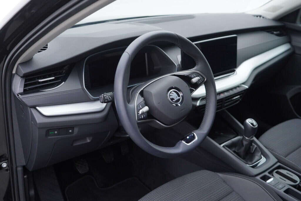 OV190V08599_21.webp_OCTAVIA Selection 1.5 TSI 110 kW manuál, DPH