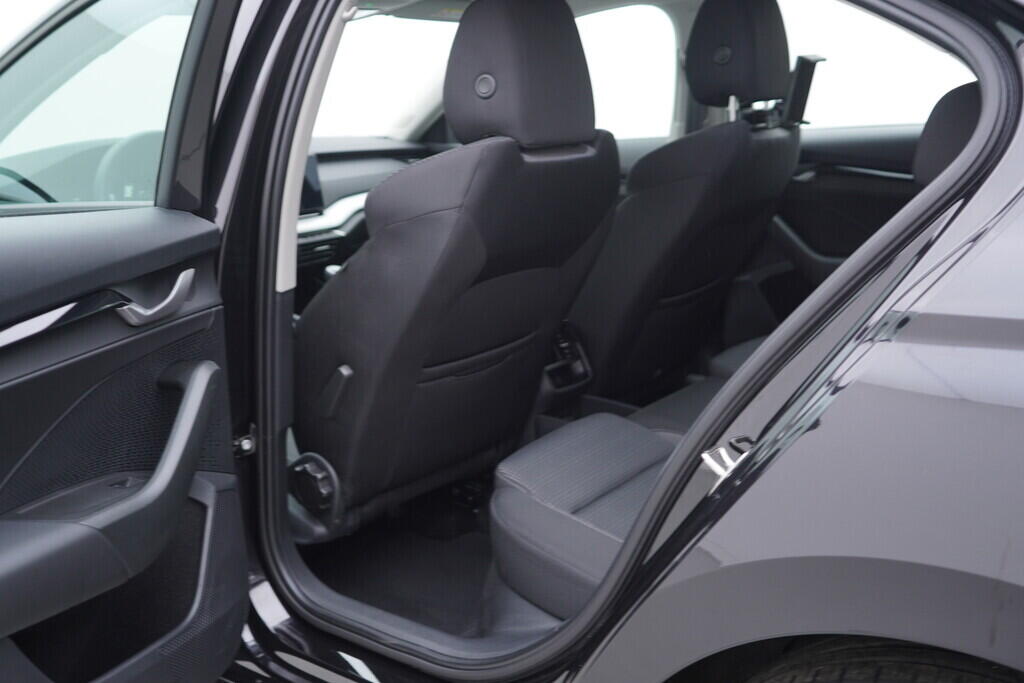 OV190V08599_33.webp_OCTAVIA Selection 1.5 TSI 110 kW manuál, DPH